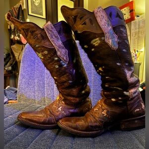 Lacy boots Women’s fur on brown and teal 7.5